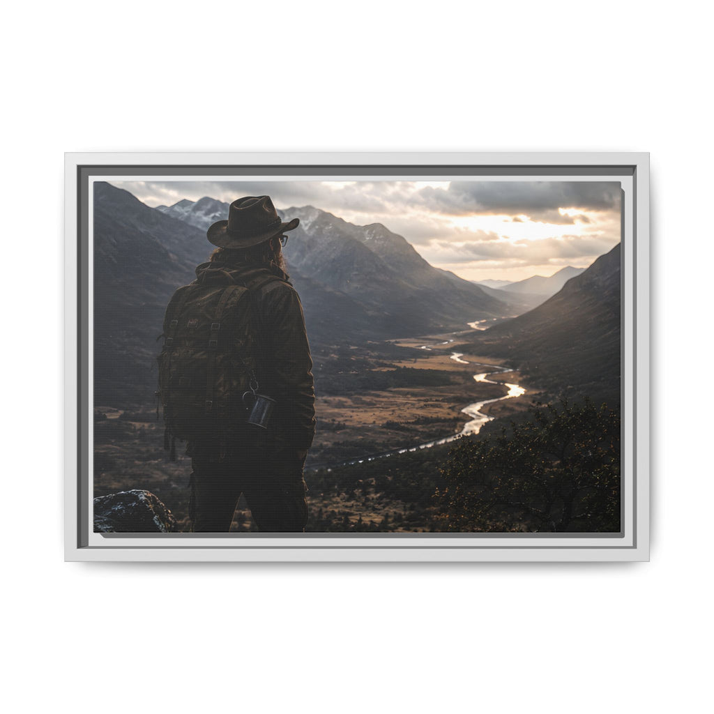 Toile encadrée mate « Wanderer in the Valley » – Décoration murale paysage d'aventure