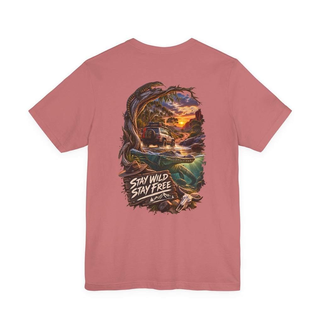 T-shirt — T-shirt graphique « Stay Wild Stay Free » aventure en canoë au coucher du soleil