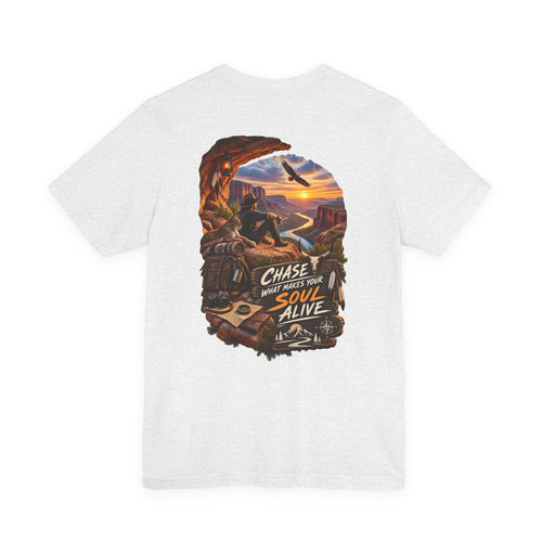 T-shirt aventure — T-shirt graphique « Poursuis ce qui rend ton âme vivante »