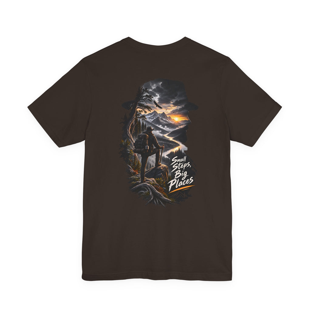 T-shirt randonnée aventure — « Petits pas, grands espaces », silhouette de montagne