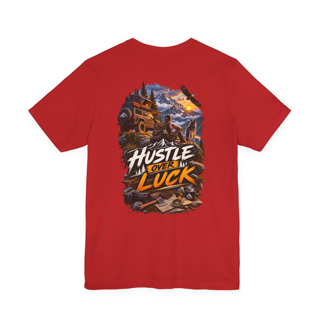 T-shirt graphique Hustle Over Luck — T-shirt aventure motivation montagne